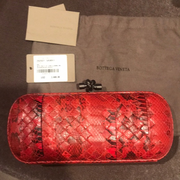 New Authentic Bottega Veneta snake skin clutch bag - Picture 2 of 8